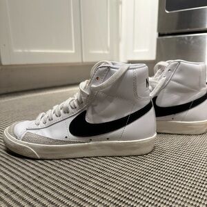 Nike Blazer Mid 77”. Black swoosh, size 6
